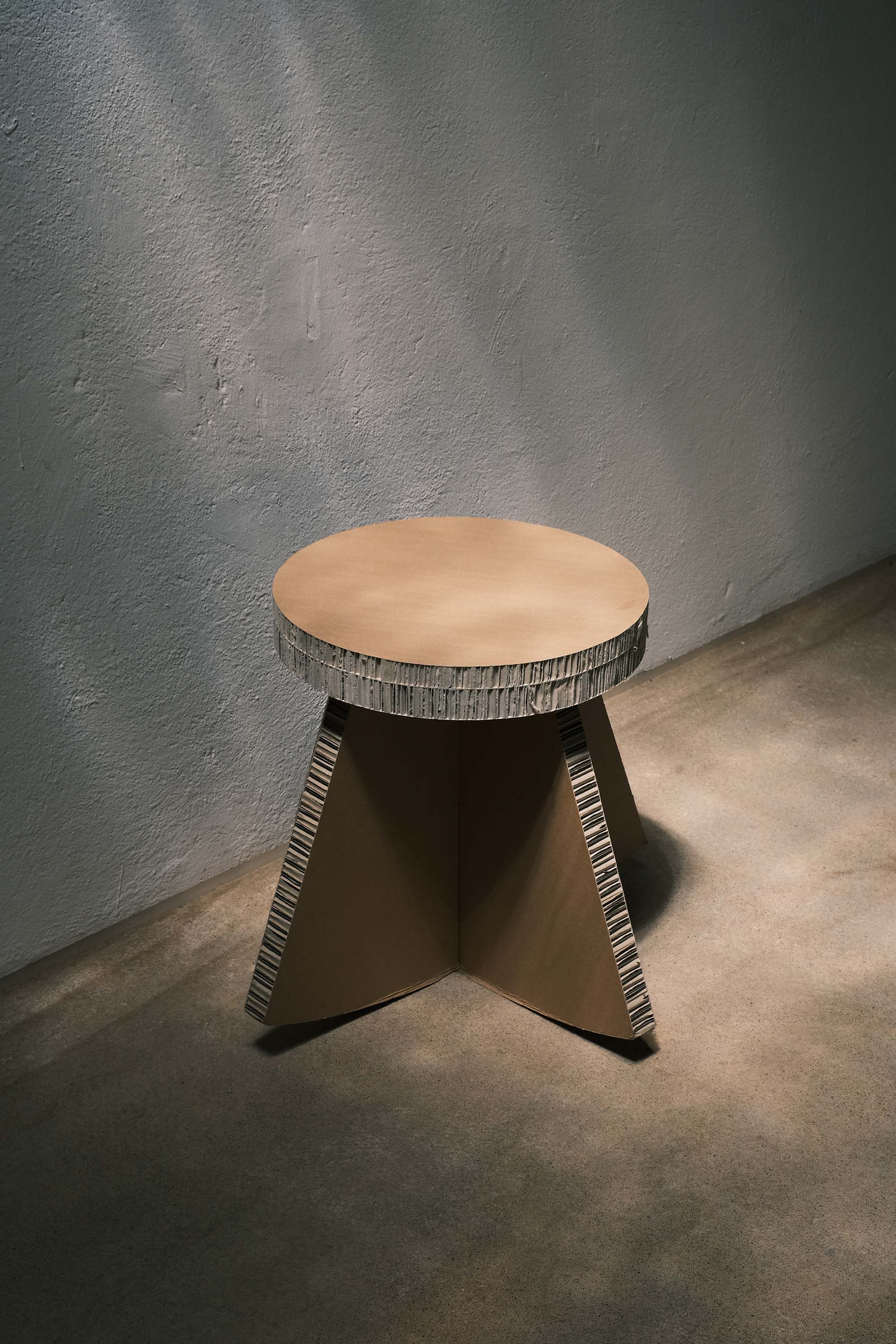 Plus minus chair